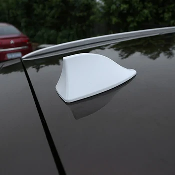 1pcs Klavir-Style Barvanje Avtomobila Shark Fin Radio Antena Za Mitsubishi Colt CZ3 CZT Auto Strešne Antene Dekoracijo Sharkfin
