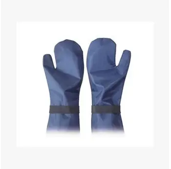 Zdravniki pri bolnikih z X-ray vodi zaščito zaščitne rokavice/CT/ročno roko