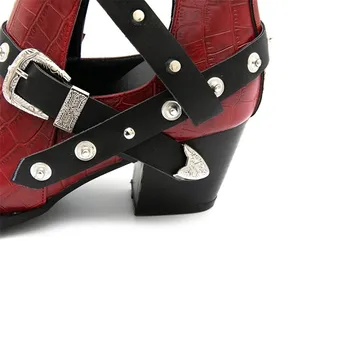 Baotou sandali ženske 2020 pomlad in poletje nove Evropske in Ameriške votlih visoko peto čevlje grobo petah kamen sandali v Rimu