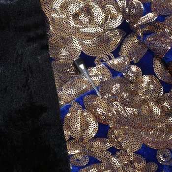 PYJTRL Moških Eleganten Šal River Royal Blue Velvet Slim Fit Jopič Plus Velikost 5XL Zlato Cvetlični Sequins DJ Pevka Poročno Obleko, Jakno
